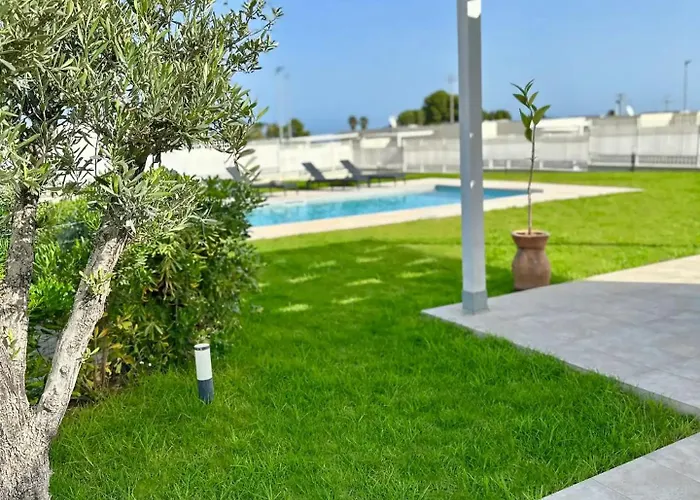 Zefiro Tra Piscina E Mare Vila *